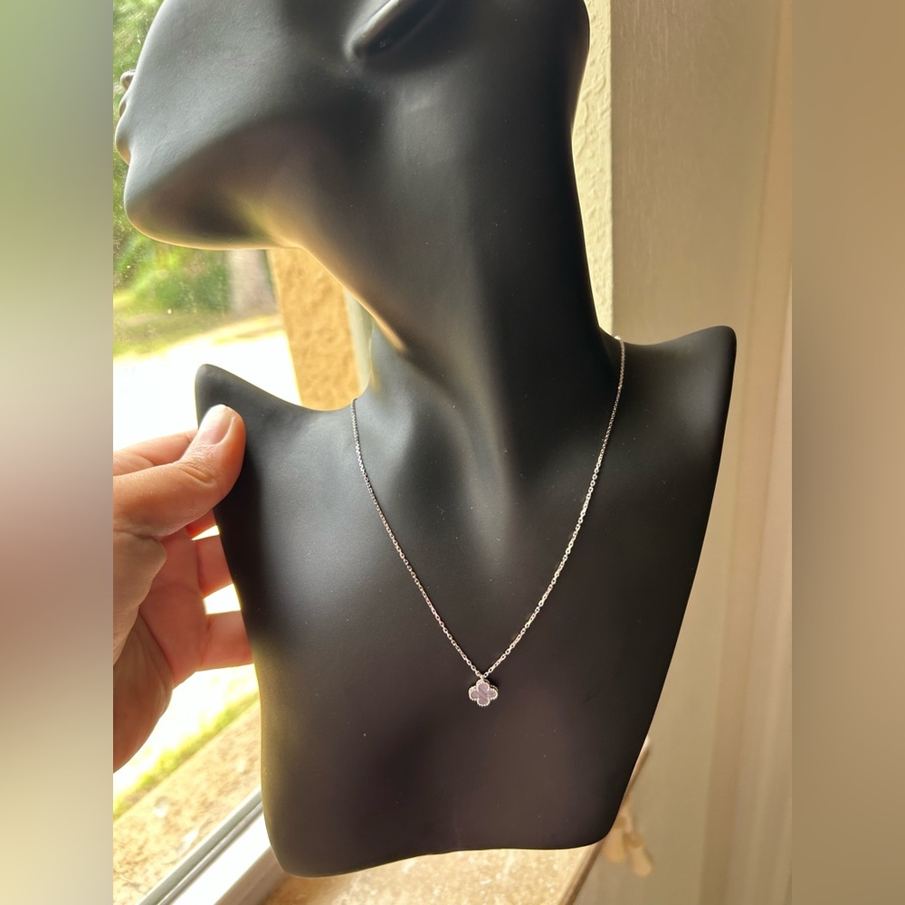 BRANDNEW 18K GOLD NECKLACE 16-18 INCHES BLUE AGATE AND CHALCEDONY WHITE GOLD
